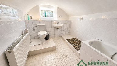 Prodej rodinného domu 220 m² s pozemkem 932 m² a stodolou – Ostružno, Nezdice na Šumavě