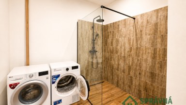 Prodej rodinného domu 220 m² s pozemkem 932 m² a stodolou – Ostružno, Nezdice na Šumavě