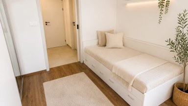 Pronájem bytu 1+kk, 28 m² s terasou 12 m² — Plzeň, Slovanská 56