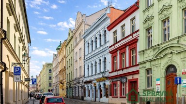 Pronájem  bytu 5+2 mezonet 113 m² v historickém centru Plzně se dvěma obytnými úrovněmi