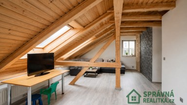 Pronájem  bytu 5+2 mezonet 113 m² v historickém centru Plzně se dvěma obytnými úrovněmi