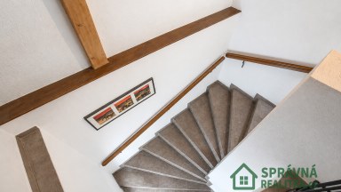 Pronájem  bytu 5+2 mezonet 113 m² v historickém centru Plzně se dvěma obytnými úrovněmi