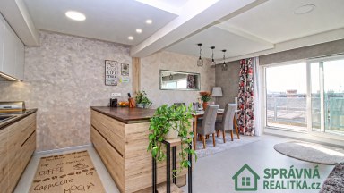 Luxusní penthouse 4+kk, 118,6 m² s terasou 43 m² a garážovým stáním, cetrum Plzně