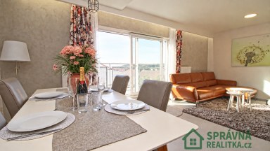 Luxusní penthouse 4+kk, 118,6 m² s terasou 43 m² a garážovým stáním, cetrum Plzně