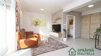 Luxusní penthouse 4+kk, 118,6 m² s terasou 43 m² a garážovým stáním, cetrum Plzně