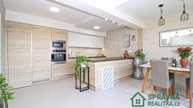 Luxusní penthouse 4+kk, 118,6 m² s terasou 43 m² a garážovým stáním, cetrum Plzně