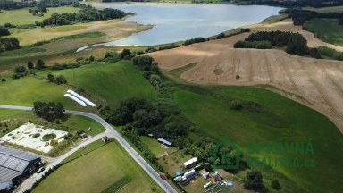 Prodej pozemku Kvášňovice 1840 m2