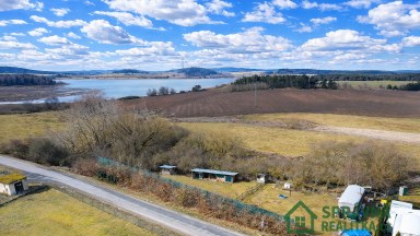 Prodej pozemku Kvášňovice 1840 m2