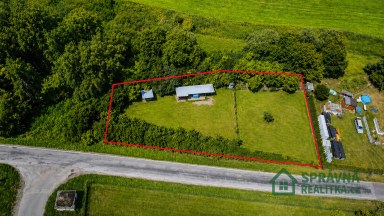 Prodej pozemku Kvášňovice 1840 m2