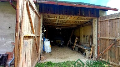 Stodola se zahradou v obci Mešno – zajímavá příležitost k přestavbě