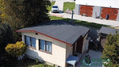 Chata se zahradou 522 m² na jižním svahu v Plzni na Roudné