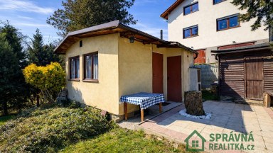 Chata se zahradou 522 m² na jižním svahu v Plzni na Roudné